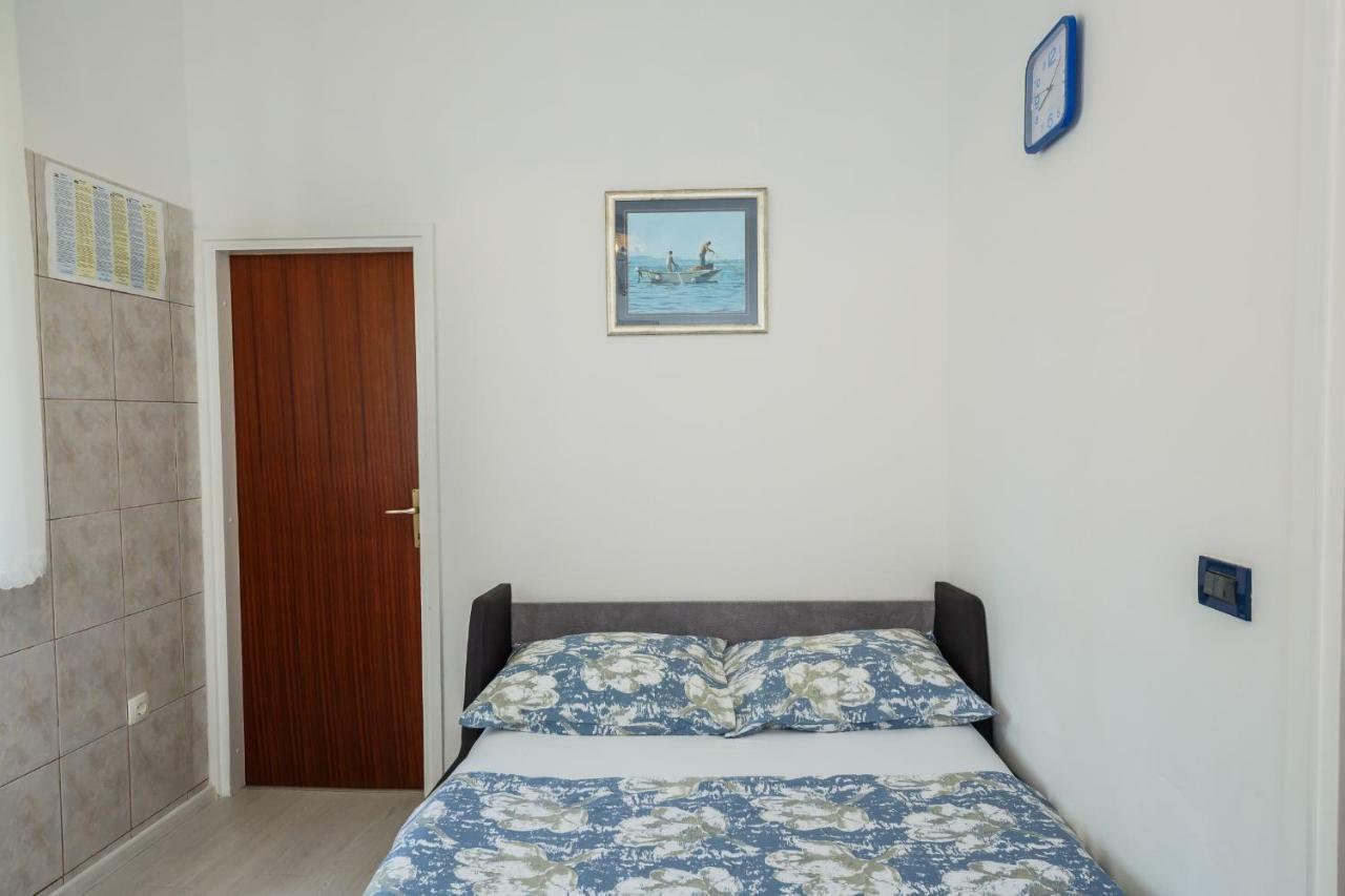 Apartments Sea Star Kaštela Buitenkant foto